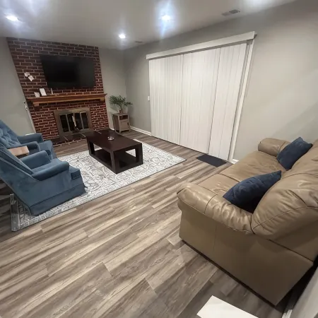 PROMO 10% WEEKLY 15% MONTHLYOFFCozy Family Retreat: King Beds, Garage, Fast WiFi