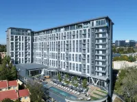 The Capital on the Park Hotels near Radiopark Studios