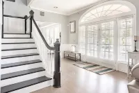 RENOVATED LUXURY 6000 sqft Mansion in Downtown Orlando SLEEP 14 NEAR Theme Parks