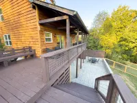 A Quiet Retreat on the Shore of Watts Bar Lake - Dog Friendly with Lake Access! - Boutique