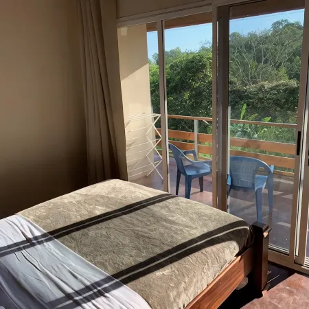 Fabulous 4Bd/4BA at Low Rates, Views, Pool, Wifi, Near Beaches, Cafes, Dominical
