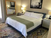 Artistic Retreat - Walk Downtown, Sparkling Clean! - Wifi