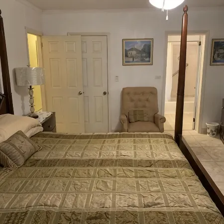 Open 3 BR 2 Bath Home with Private Pool, Wi-Fi, 5 Minutes to Cable Beach