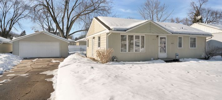 Minutes From Mall Of America and Airport -Single family quiet non through street Hotels in Richfield