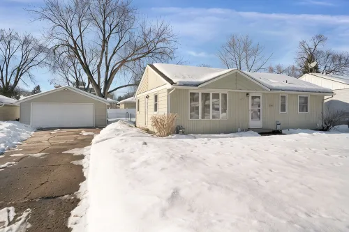 Minutes From Mall Of America and Airport -Single family quiet non through street - Wifi