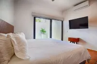 Brand new modern home w pool- perfect for groups - Condos
