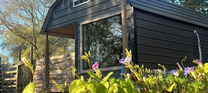 Private Modern Barn Stay on 2.5 acres Hoteles en Condado de Bastrop