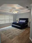 Huge 5 Bdrm W/King Bed Hot Tub - Homestays