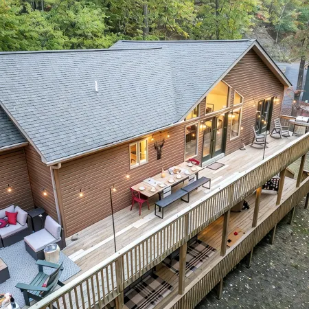 7BR Designer Home w/ Hot Tub, Game Room