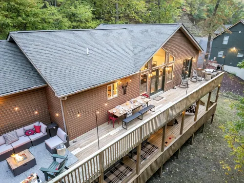 7BR Designer Home w/ Hot Tub, Game Room - Swimmingpools