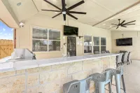 Resort Style Home with Heated Pool Houston Texas - 4-Star