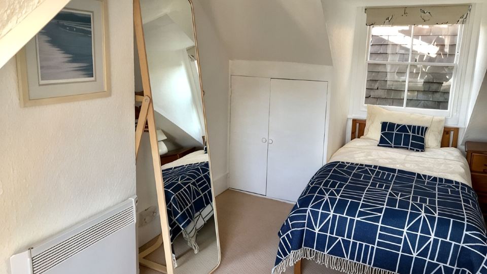 Pretty 18th century cottage centrally situated on Mermaid Street in Rye