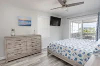 Pool Paradise: 8 bedroom 6 bath private pool sleeps 20 across from the beach! - ブティック