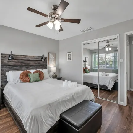 Central Frisco Townhouse | Walk to Cafes & Bars