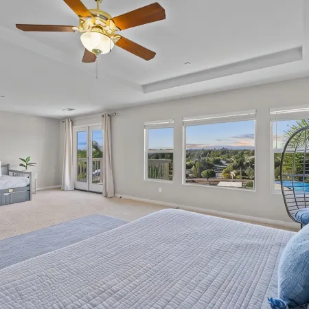 Resort-style Home with stunning views, pool, hot tub, putting green Hotels in Fallbrook