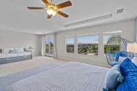 Resort-style Home with stunning views, pool, hot tub, putting green - Homestays