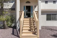 Heated Pool ~ Hot Tub ~ Scenic Views ~ Lux Stay - Boutique