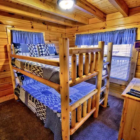 The Bigfoot Lodge - Hot Tub, Theater, Game Room, Near Parkway & Attractions