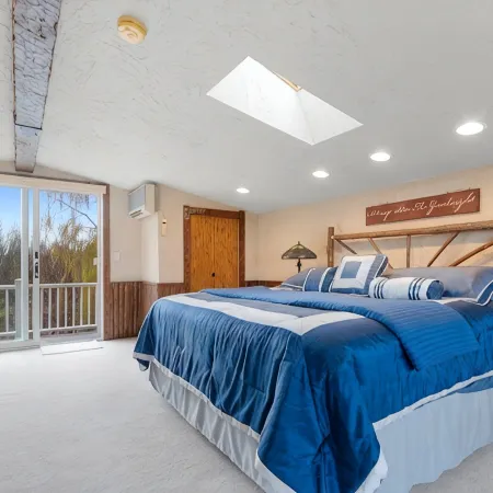 Beautiful Door County, Sturgeon Bay Home.  Fully Stocked