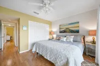 The Flirty Flamingo 3Br/2ba Top Floor Condo in St. Augustine Beach - 3-Star