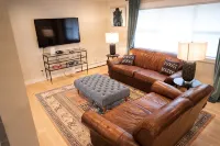 CLEAN, easy checkout. Close to downtown Bozeman, hiking, skiing, and MSU. - 4-Star
