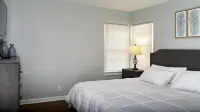 Downtown Gem 2 Br w Spacious Yard - 3-Star