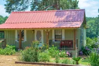 Beautiful Cabin in the Davy Crockett National Forest with Pool on Property - 무료 와이파이