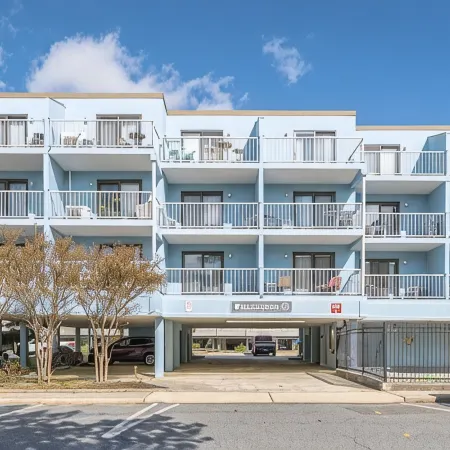 Newly Renovated Condo! Ocean View, Steps to beach, pool, private balcony,A/C
