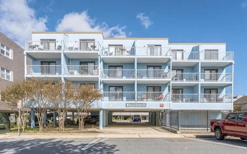 Newly Renovated Condo! Ocean View, Steps to beach, pool, private balcony,A/C - Boutique