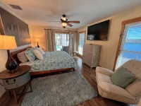 Mason Creek Lodge - Waterfront Pool Home - Fishing - Scalloping - 4-Star