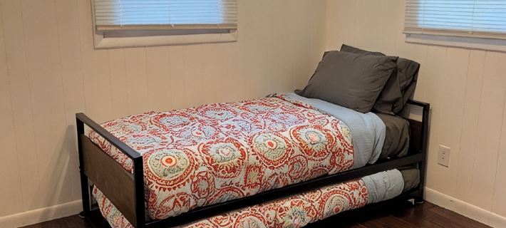 Family Friendly Lake View Home. Only steps away from Houghton Lake. Hotels in Roscommon County