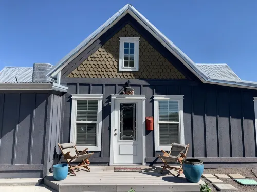 Downtown Fruita! Modern 3-BR home with master suite & locked bike storage - Wifi