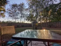 Dave’s Bay Getaway, tranquil setting, close to everything! - 4-Star