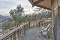 Charming House Inside the Gate of Sequoia National Park - 4-Star