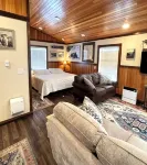 Luxury Cabin Near Two Medicine Lake - 3-Star