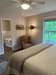 Farmhouse - A private sanctuary Hayride included with 3 or more nights - 4-Star