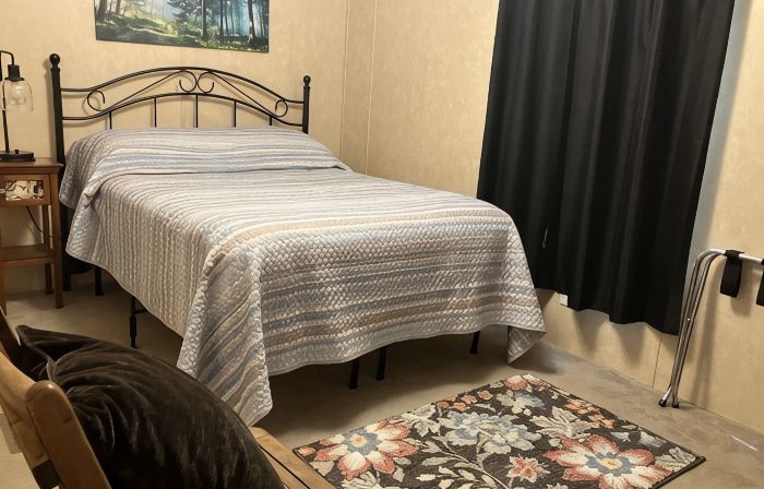 Quiet Super Clean Comfortable 7 Mile  to Downtown Newberry   5 Mile from I 26