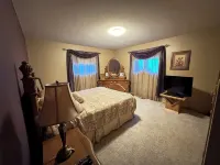 Spacious home with a large deck and ample space for beautiful sunset viewing! - Wifi