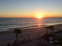 Daytona Beach Oceanfront 4 Fl Great Rates with Spectacular Views of the beach - homestay