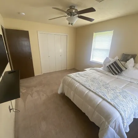 Dottie and Joe's Gorgeous Family Friendly Home Hotels in Duncan