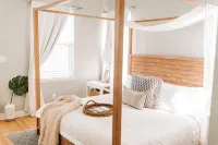 Designer Home for 8 Walk to Downtown Dunedin and Waterfront Pets Ok - Bintang 3