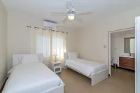 Hospitality Expert CB2 - Apartments