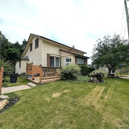 Renovated Ravine Cottage | Walk to Beach | Sleeps 8 | A/C, BBQ, & Firepit