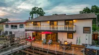 Beautiful waterfront Lakehouse w/ stunning sunset views! - Boutique