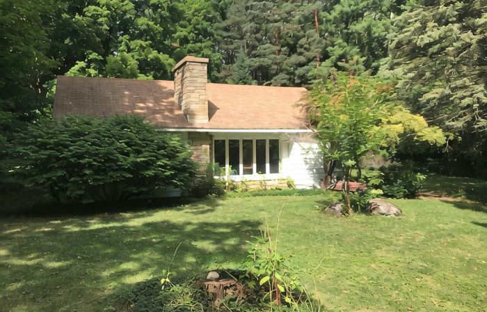 Country Home, outdoor spaces, secluded but close to everything