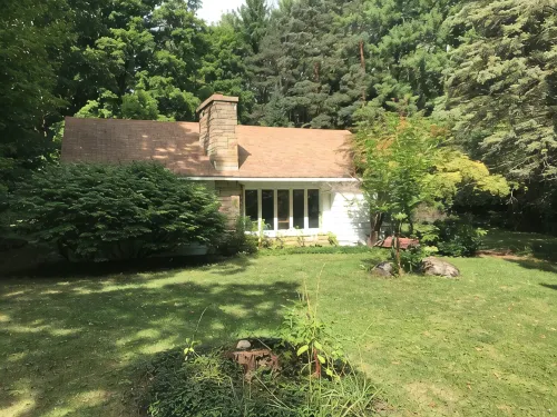 Country Home, outdoor spaces, secluded but close to everything - 홈스테이