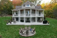 Njoy Luxury - MUST experience this exclusive and stunning lakeview home - Wi-Fi