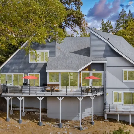 SPECTACULAR LAKE VIEW HOME, 3100 SFT, A/C, SPA, STEPS to LAKE