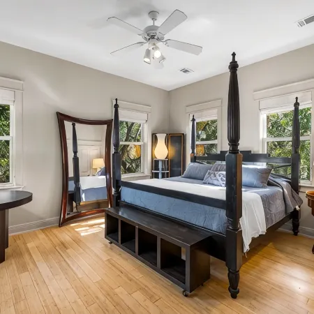Sleeps 15 Heated Pool Walk to Seaside Roof Top 1 block to Beach + Chairs & Bikes