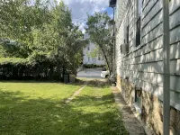 2 Bedroom Fully Furnished, Pets Welcomed, W/D in unit, private parking, - Apartments